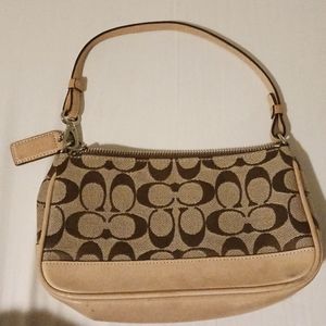 Very Nice Coach Clutch Purse